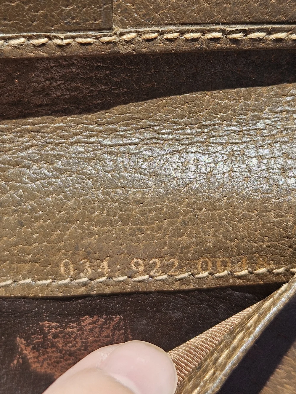 Vintage Gucci Bifold Wallet - Picture 7 of 9